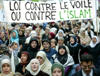 Η ισλαμοποίηση του Παρισιού: Γάλλος με κρυφή κάμερα καταγράφει την τραγική κατάσταση